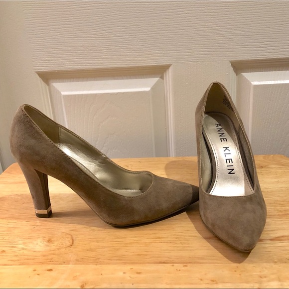 SOLD - Picture 2 of 6